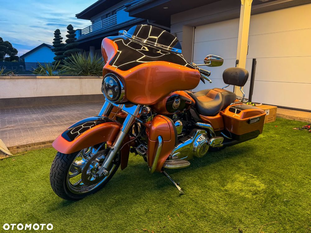 Harley-Davidson Touring Street Glide - 1