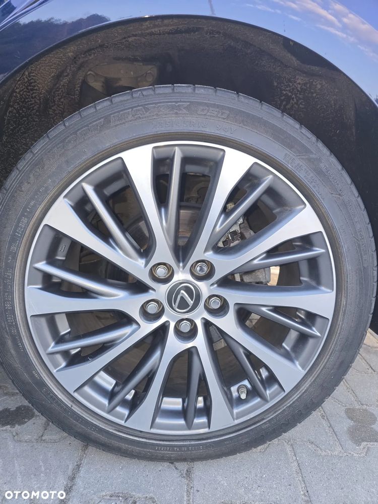 Lexus ES - 14
