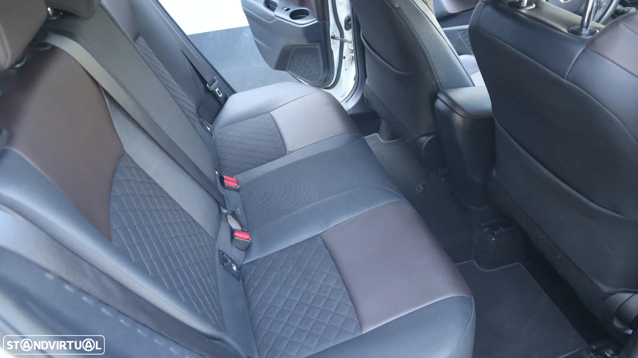 Toyota C-HR 1.8 HSD Exclusive+P.Luxury - 21