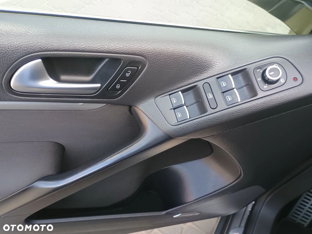 Volkswagen Tiguan 2.0 TDI 4Mot Perfectline R-Style DSG - 12