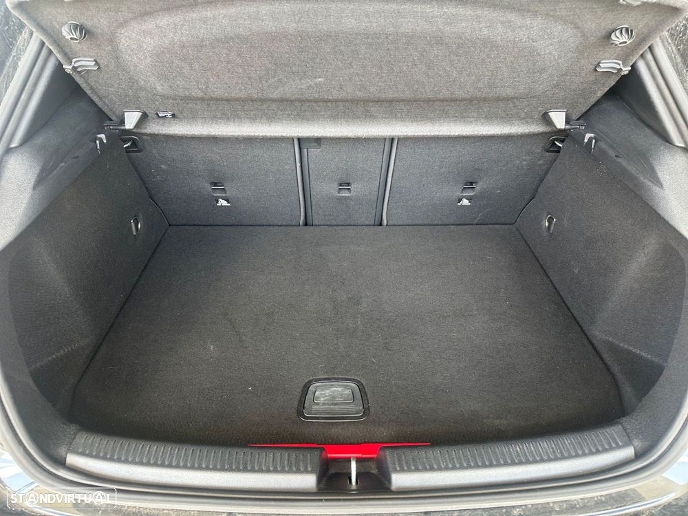 Mercedes-Benz A 250 e - 13