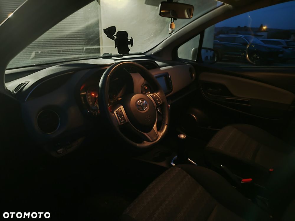 Toyota Yaris 2016 photo 5