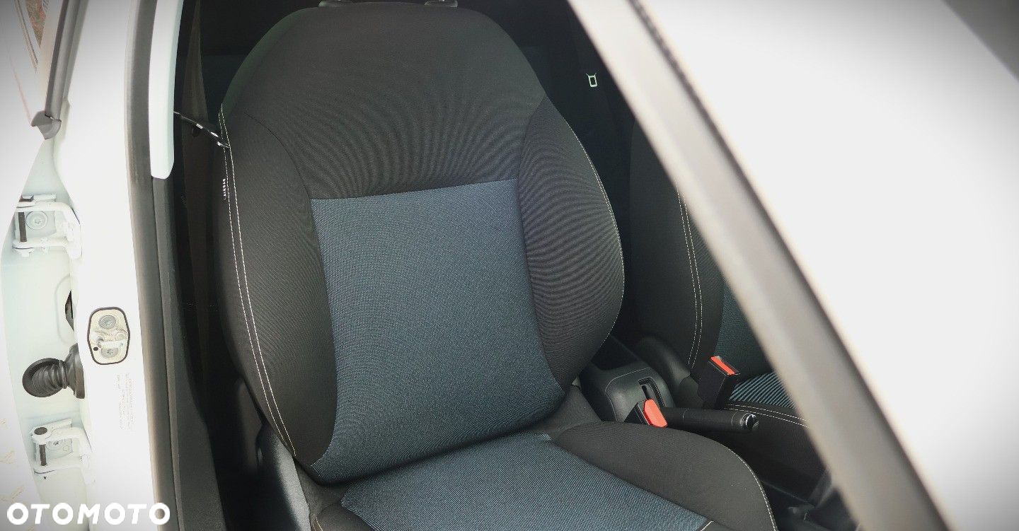 Peugeot 208 - 19