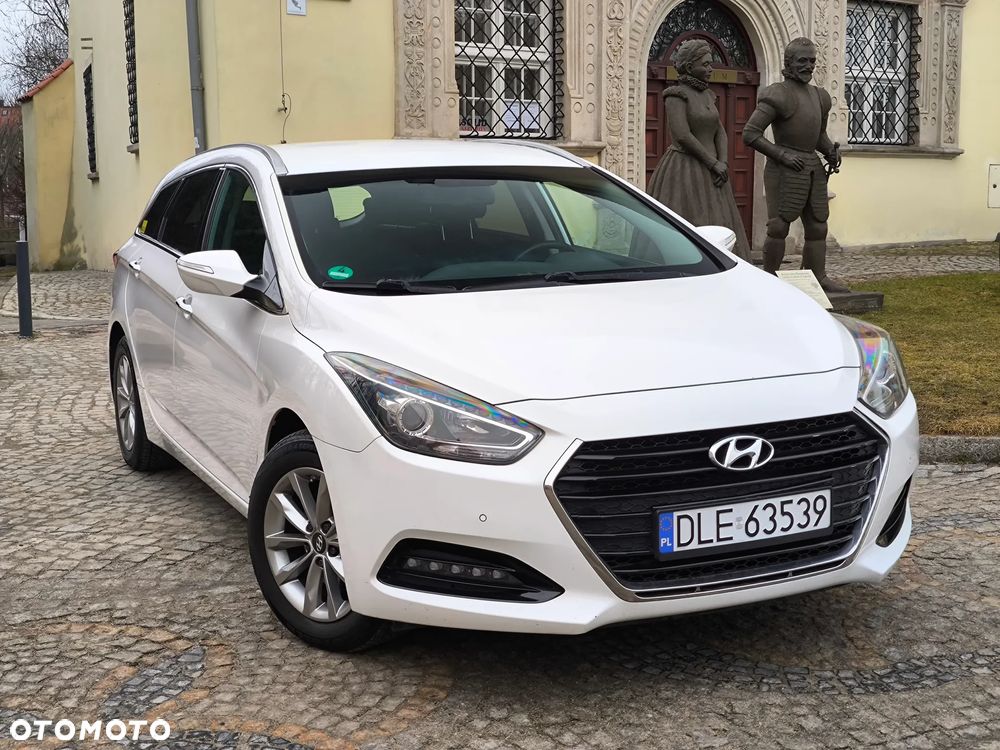 Hyundai i40 Kombi 1.7 CRDi DCT Premium - 10