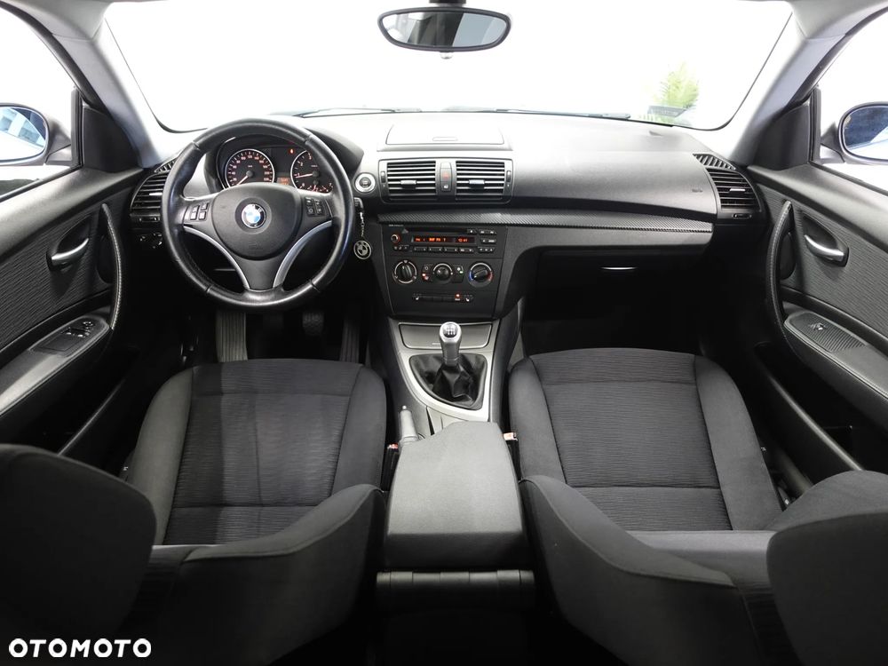 BMW Seria 1 118i - 25