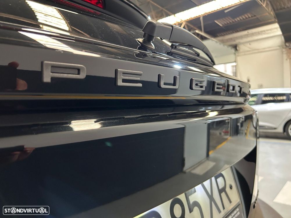 Peugeot 2008 1.2 Hybrid Allure e-DCS6 - 15