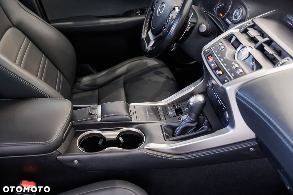 Lexus NX 300 F Impression AWD - 30