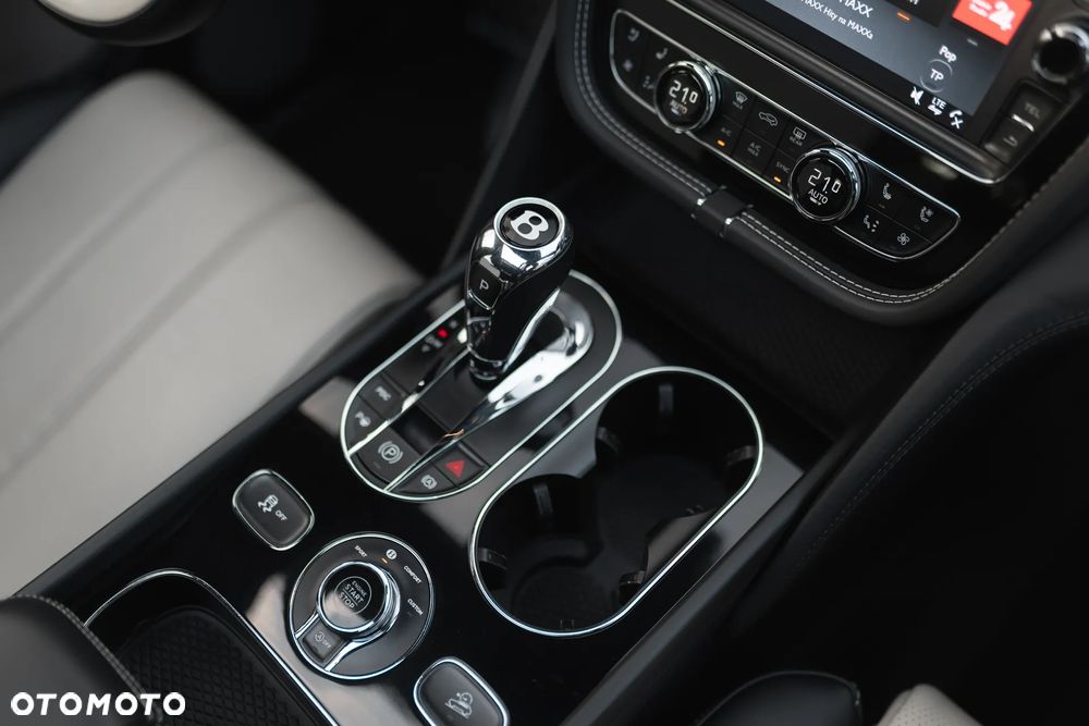 Bentley Bentayga - 24