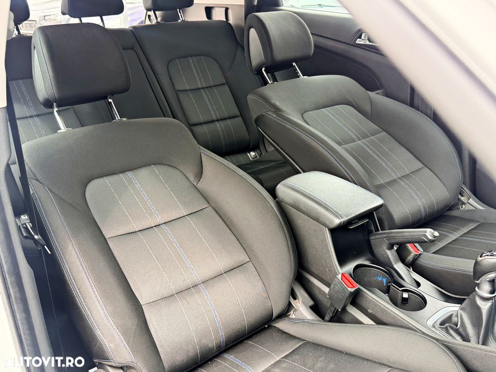 Hyundai Tucson blue 1.7 CRDi 2WD Style - 19
