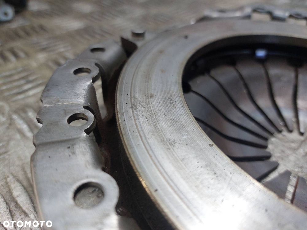 SPRZĘGŁO TARCZA + DOCISK + ŁOŻYSKO OPOROWE FIAT PANDA II 1.2 8V - 5