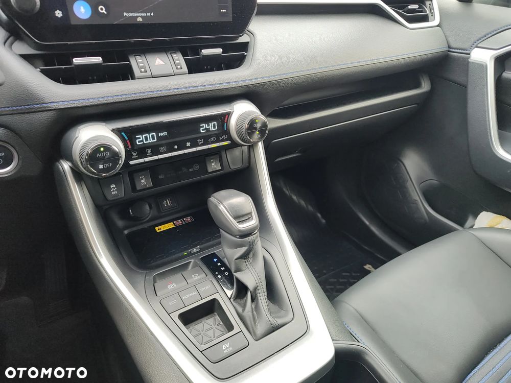 Toyota RAV4 - 10