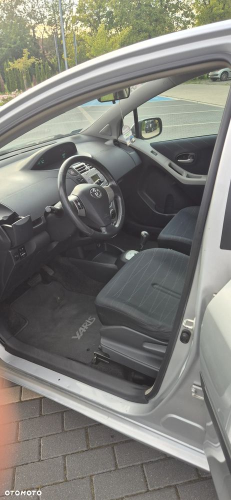 Toyota Yaris 1.3 Sol MM - 6