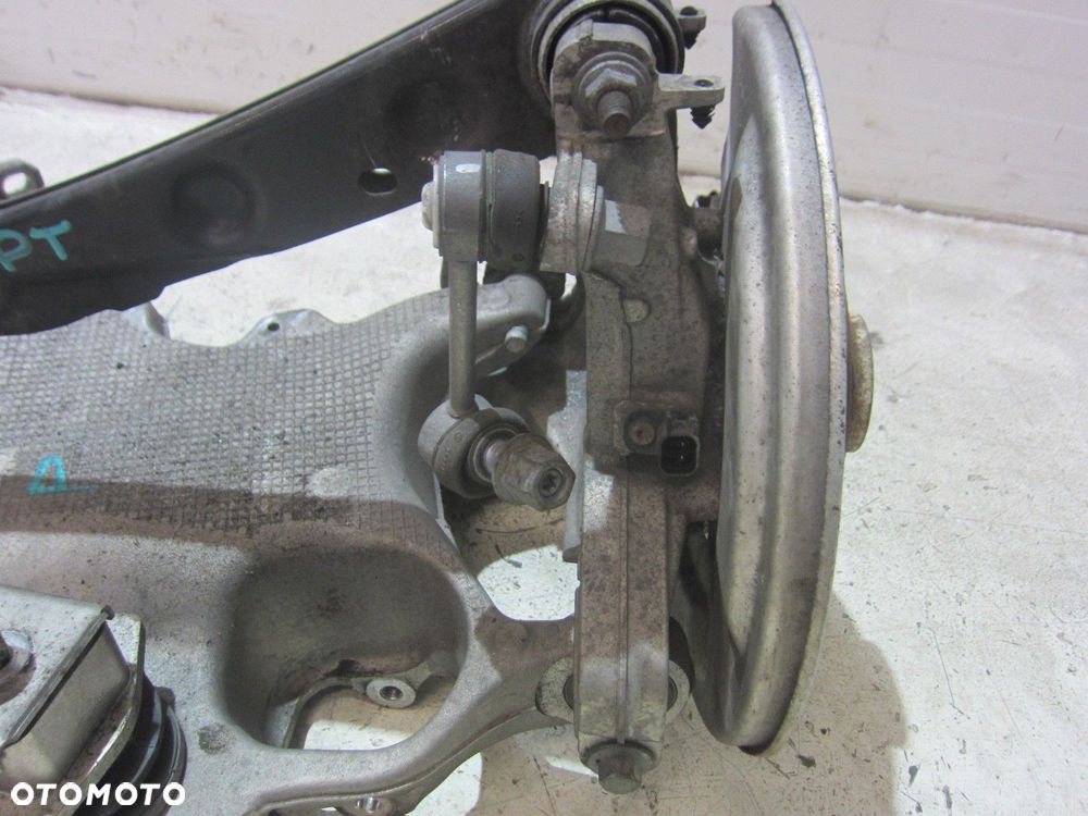 VOLVO XC60 II XC 60 2.0 T5 PRAWA TYLNA ZWROTNICA PIASTA WAHACZ 31658320 19R - 10