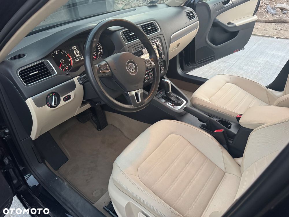 Volkswagen Jetta 1.4 TSI Highline DSG - 8