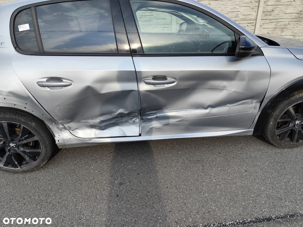 Peugeot 208 PureTech 130 EAT8 GT - 12