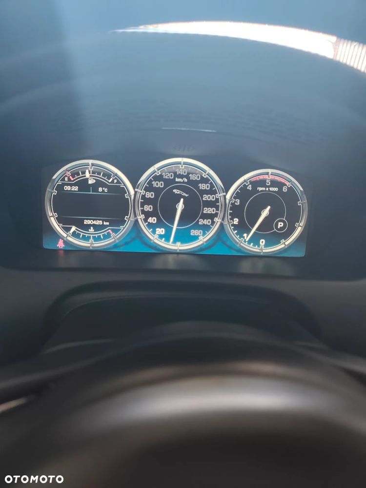 Jaguar XJ 3.0 D V6 LWB Portfolio - 28