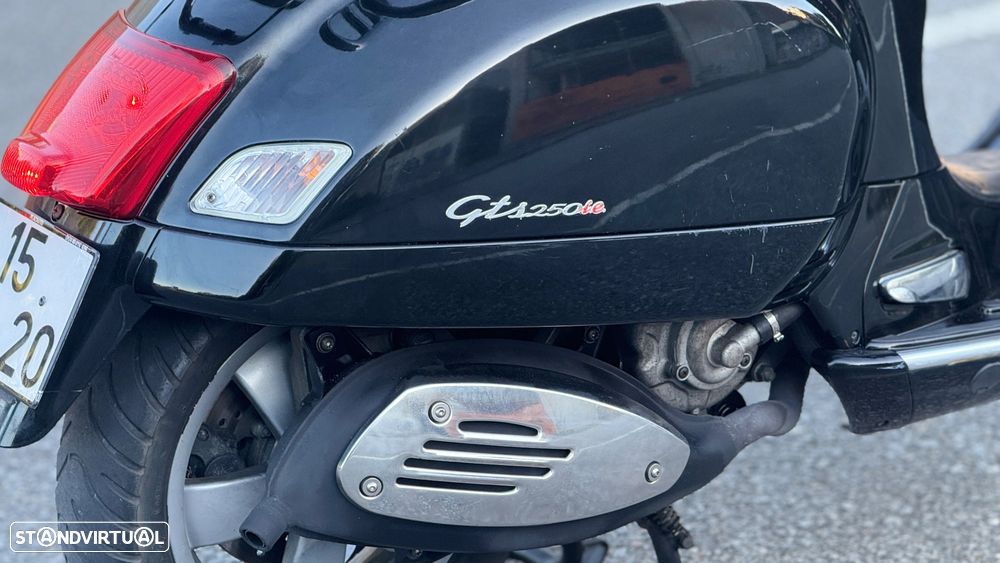 Vespa GTS Super 250ie - 12