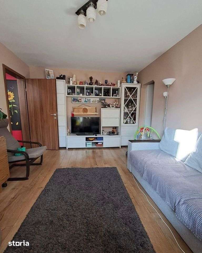 apartament cu 4 camere,etaj intermediar,zona Manastur-Big — fotografia 1