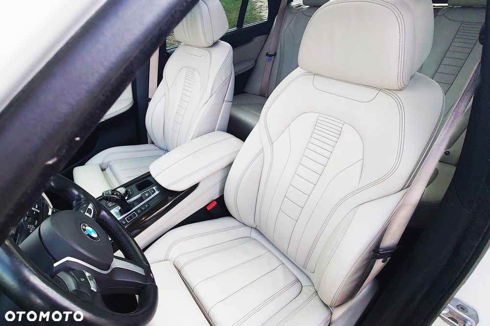 BMW X5 xDrive50i - 17