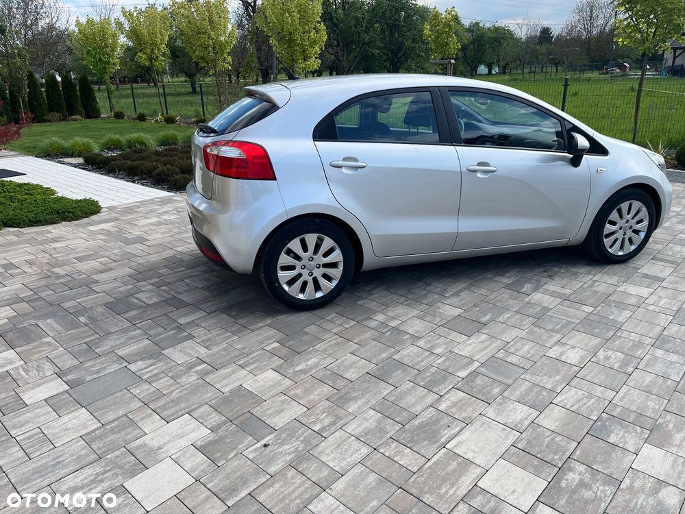 Kia Rio 1.2 Edition 7 - 9