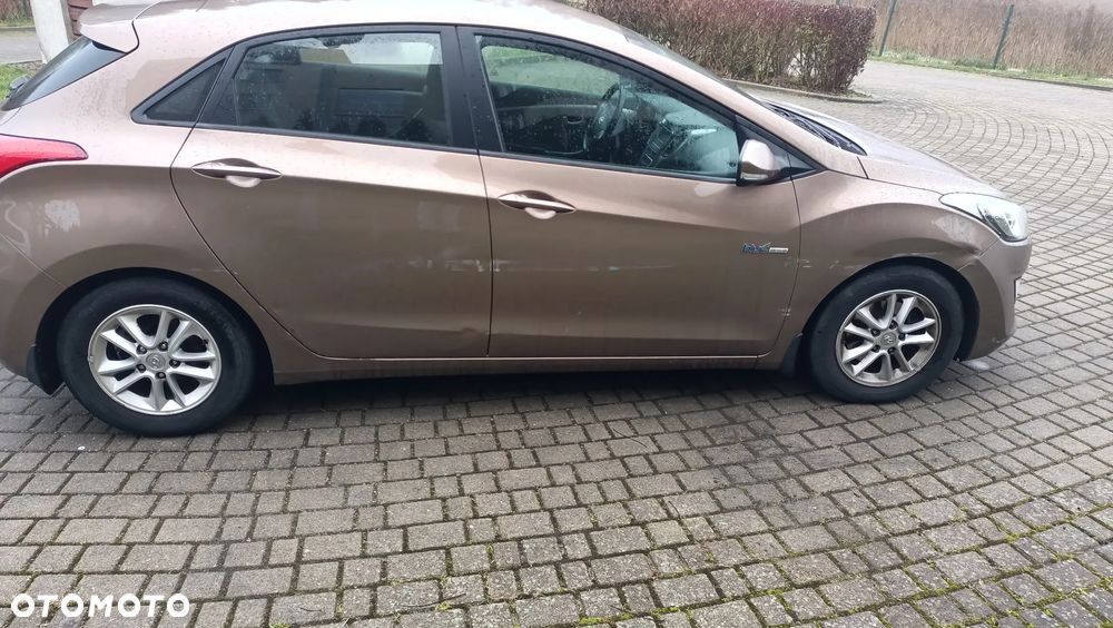 Hyundai i30 1.6 CRDi Premium - 3