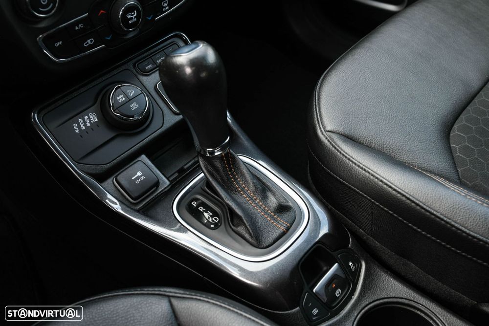 Jeep Compass 1.3 TG Limited - 26