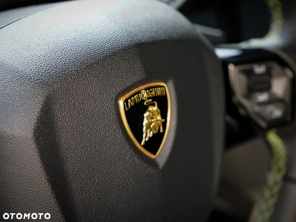 Lamborghini Aventador - 19