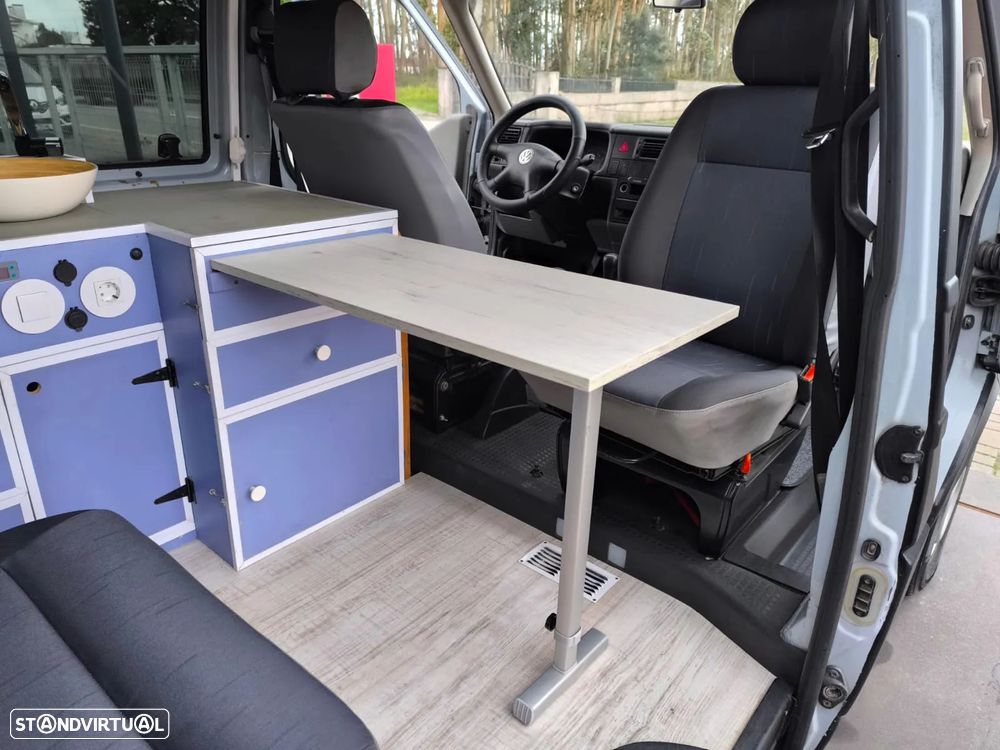 VW Transporter 2.4 D Kombi Sp. - 41