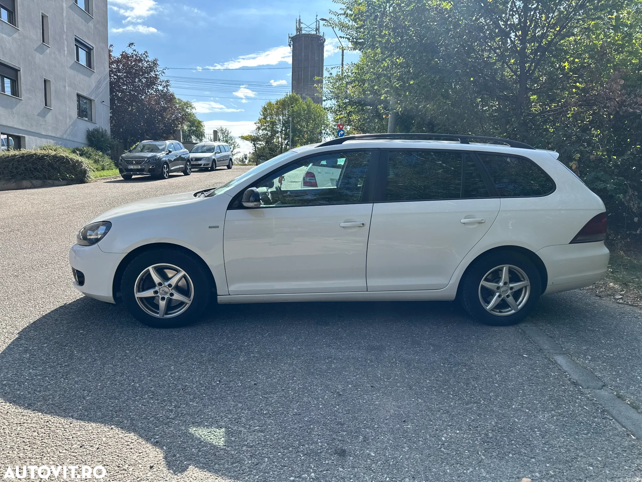 Volkswagen Golf 1.6 TDI DPF Trendline - 4