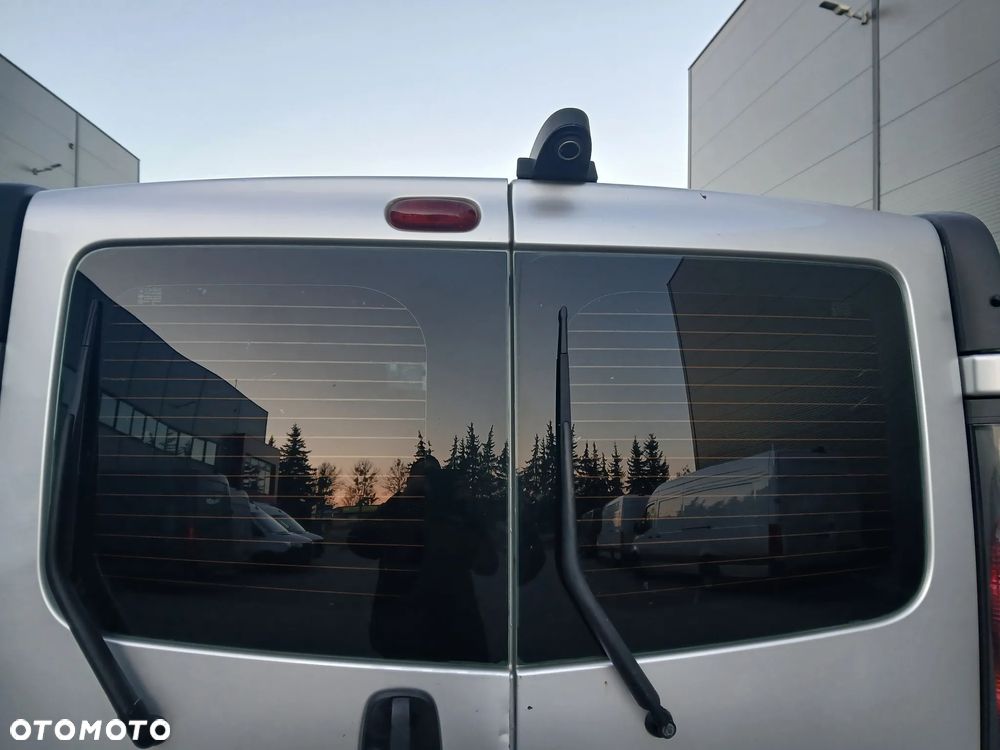 Opel Vivaro - 10