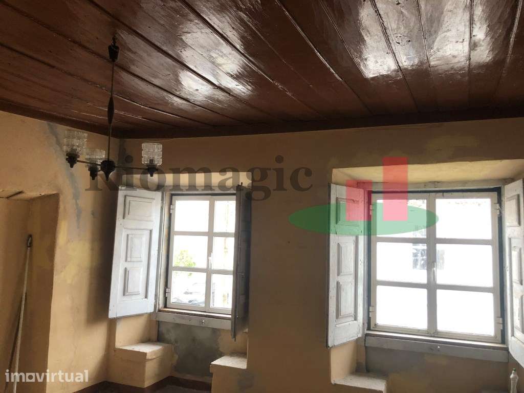 Prédios para Recuperar no centro de São Julião do Tojal - Loures - Grande imagem: 3/13