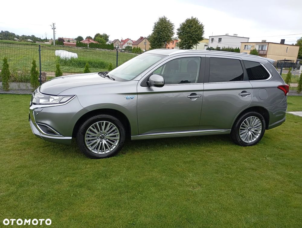 Mitsubishi Outlander - 4