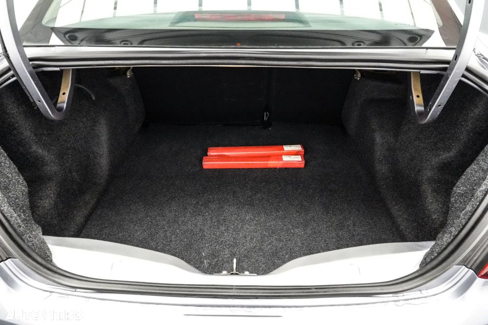 Peugeot 301 1.5 BlueHDI FAP Allure - 23