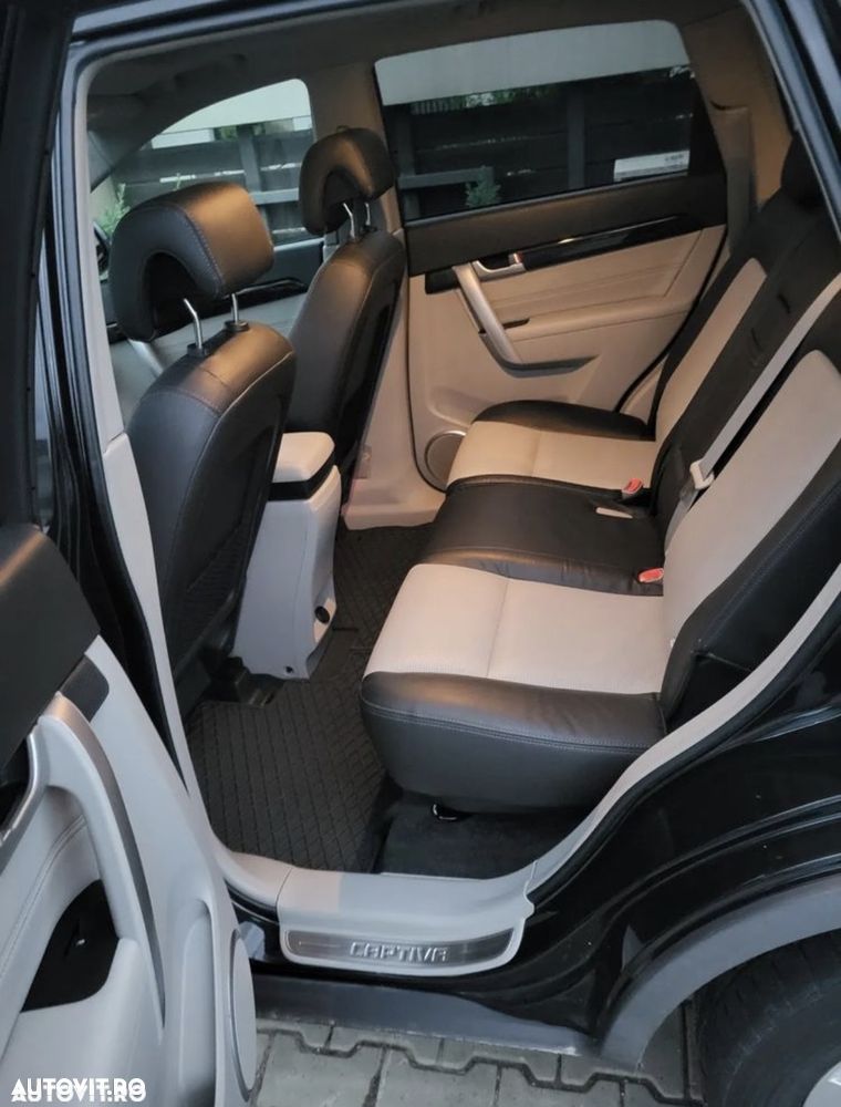 Chevrolet Captiva 2.2D AWD 7 locuri LTZ black leather - 13
