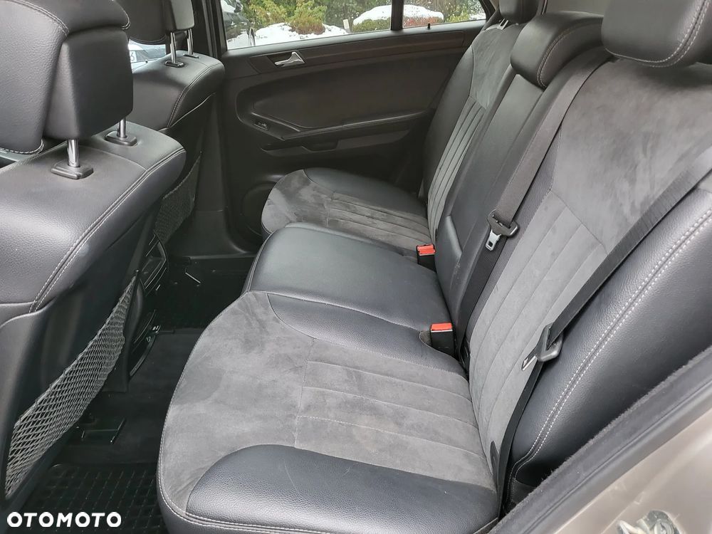 Mercedes-Benz ML - 23