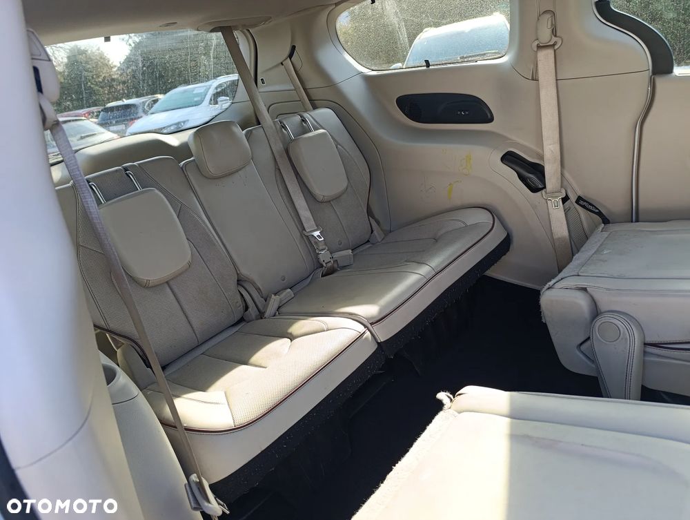 Chrysler Pacifica - 9