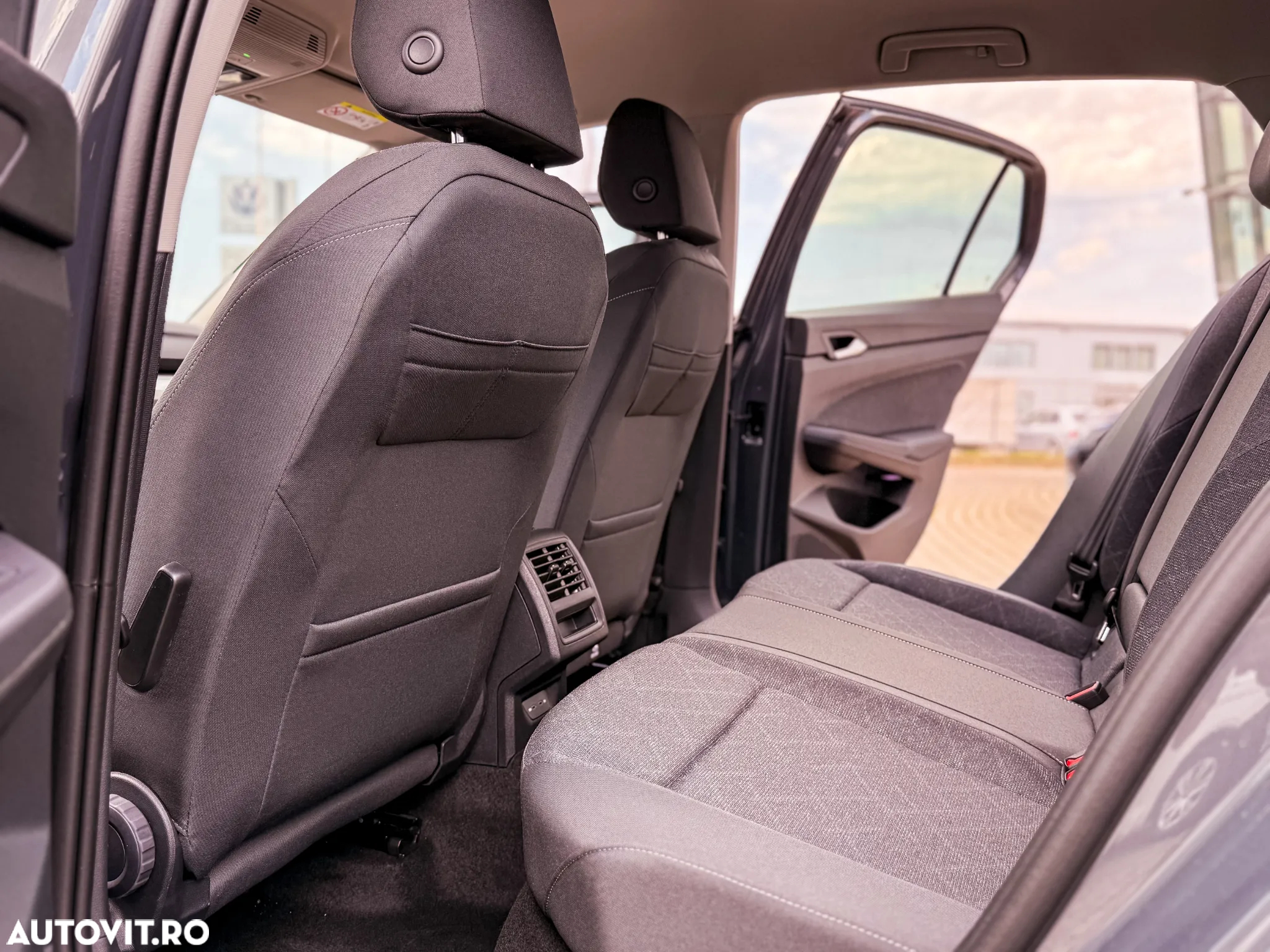 Volkswagen Golf 1.5 eTSI ACT DSG MHEV Life - 17