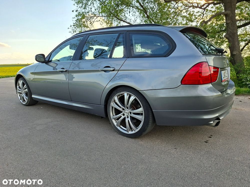 BMW Seria 3 320d DPF Edition Sport - 8