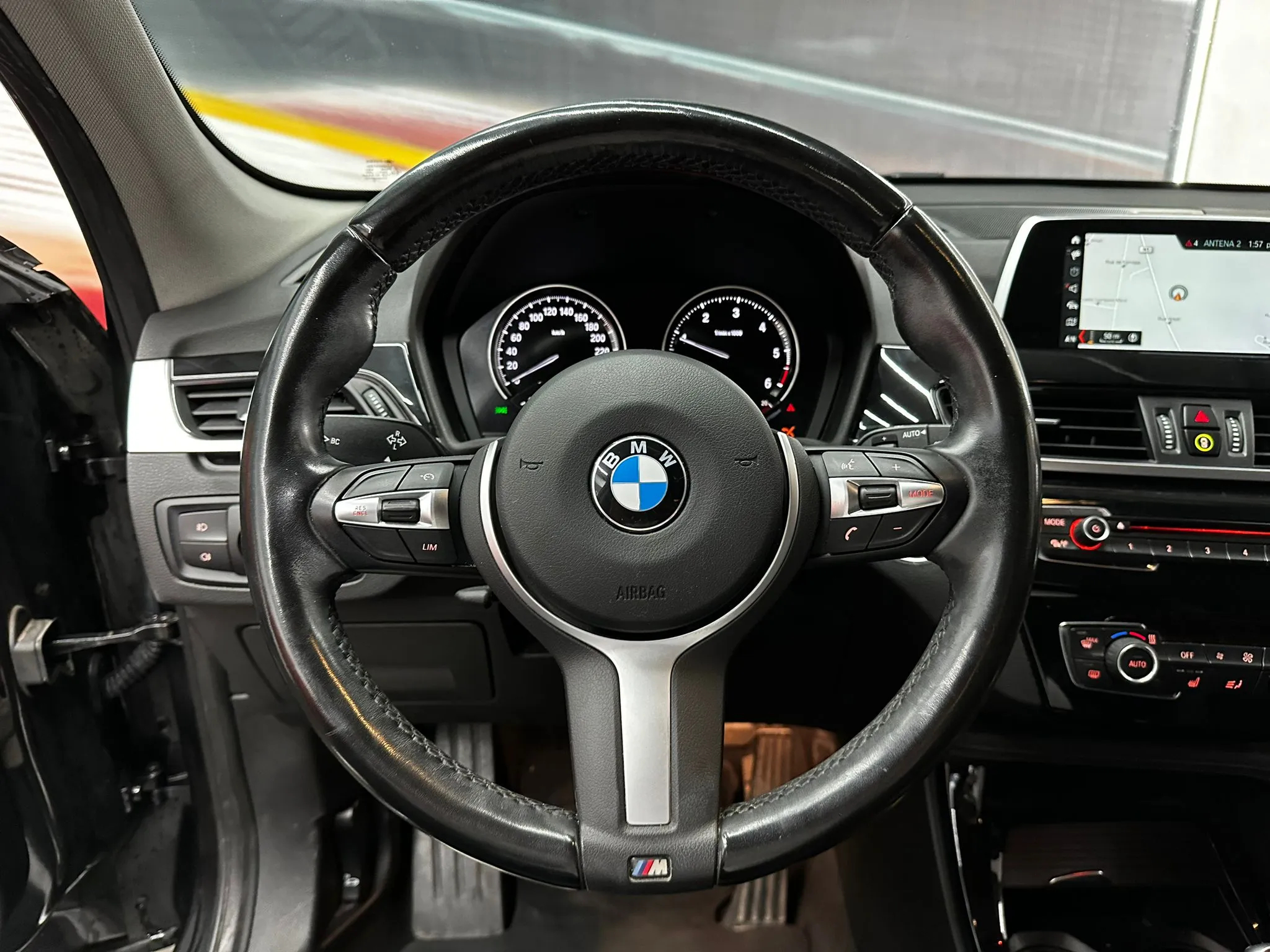 BMW X1 16 d sDrive Auto - 22