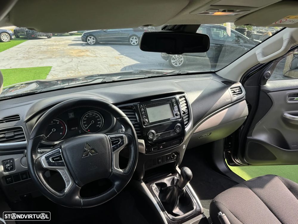 Mitsubishi L200 2.4 DI-D CD Instyle Strakar 4WD - 15