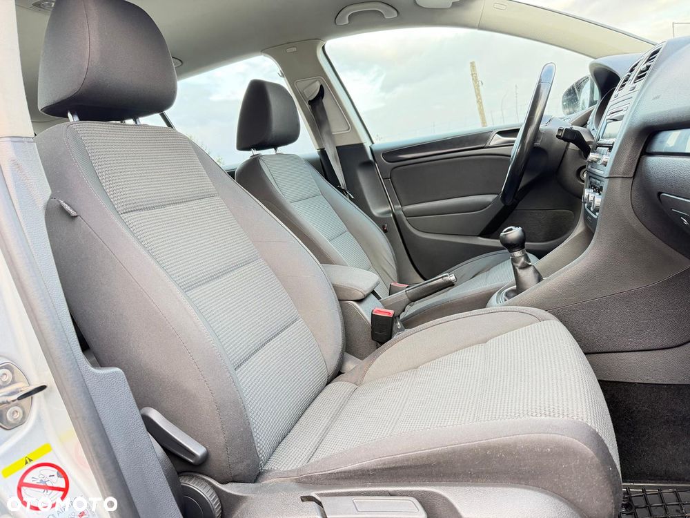 Volkswagen Golf 1.6 TDI Comfortline - 6