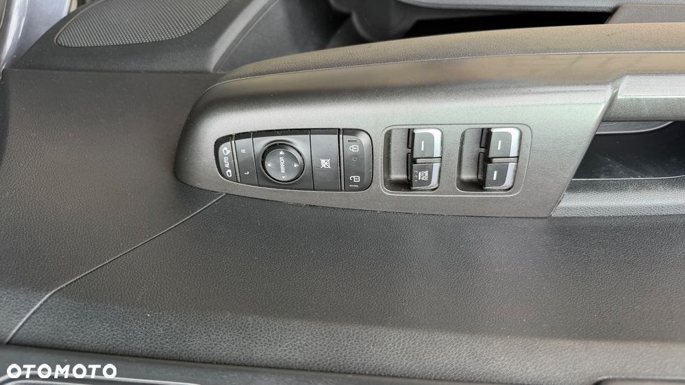Kia Sportage 1.7 CRDI 2WD Spirit - 16