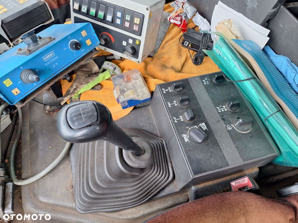 Versalift 1824 4X4 + Kropice + Sypač - 18