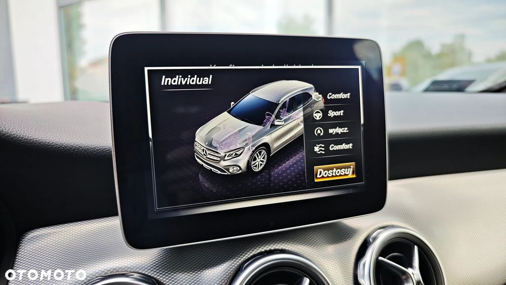 Mercedes-Benz GLA 220 d 4-Matic AMG Line - 26