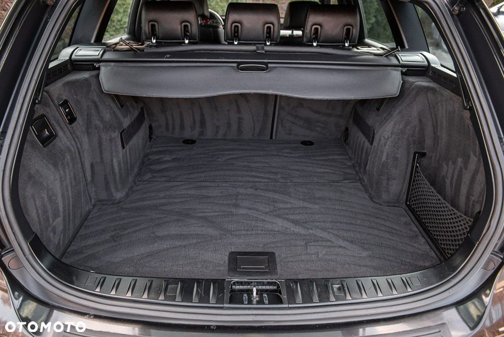 BMW Seria 3 320d Efficient Dynamics Sport Line shadow - 29