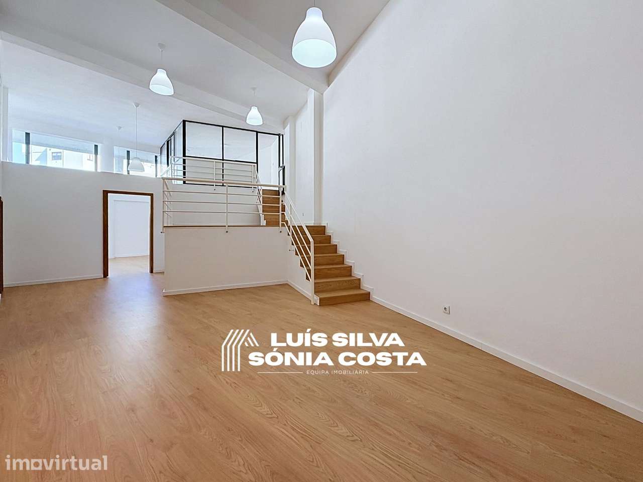 Loja para Arrendamento | 120 m2 | Terraço | Pé-Direito Duplo |... - Grande imagem: 2/26