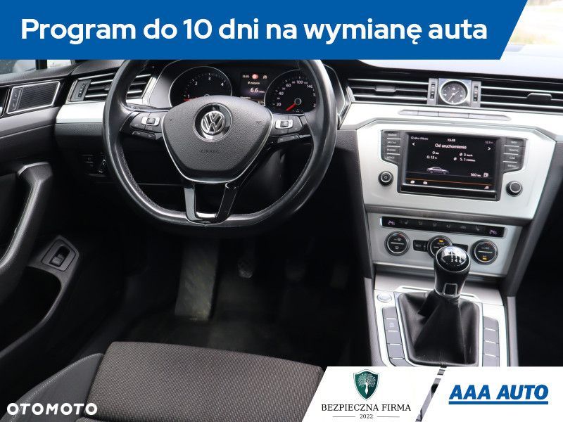 Volkswagen Passat - 8