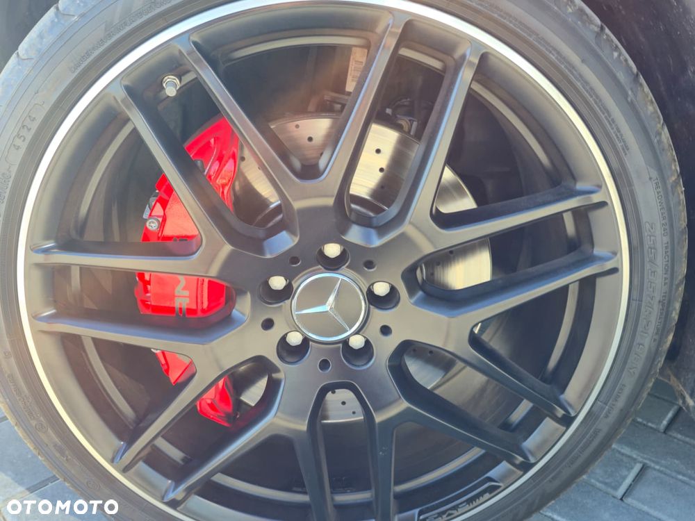 Mercedes-Benz GLA - 13