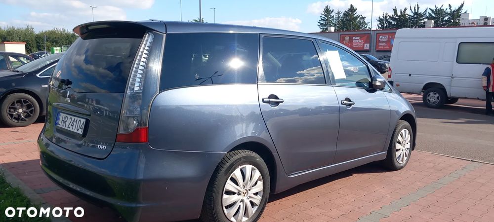 Mitsubishi Grandis - 26
