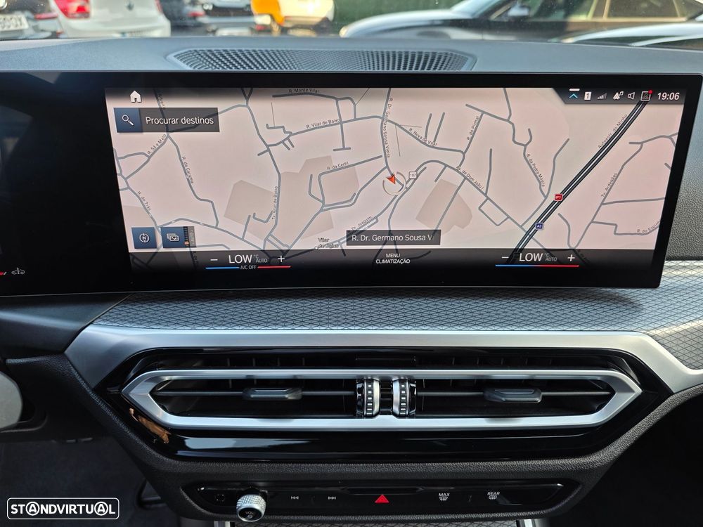 BMW 320 d Pack Desportivo M Auto — fotografia 14